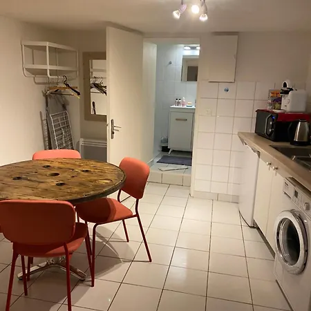 Joli Studio En Centre Ville Saint-Arnoult-en-Yvelines Buitenkant foto